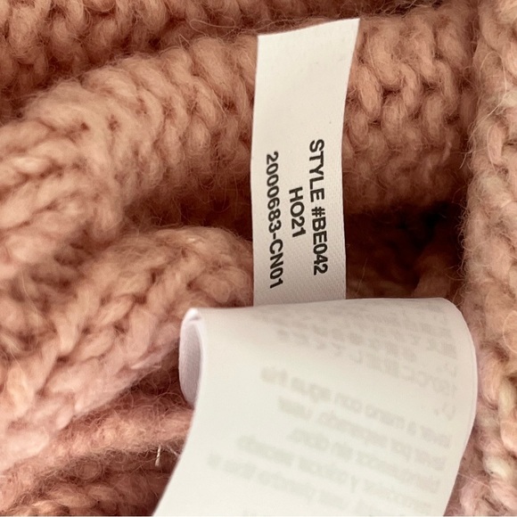 J. Crew Pink Cream Snowflake Turtleneck Holiday Oversized Cozy Sweater Women's L - Picture 7 of 10